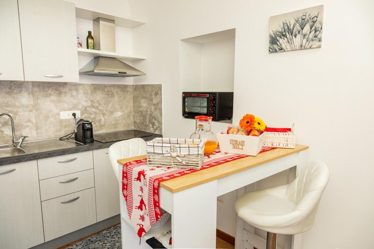 Eutuxia Appartement Tarente Buitenkant foto